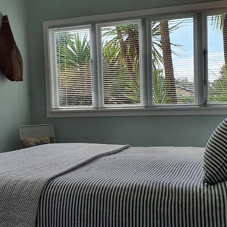 Quintessential Kiwi Bach Villa Oneroa Exterior photo